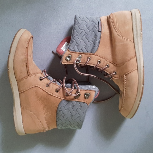 Columbia Shoes - Women's Columbia waterproof size 8 PFG performance fishing gear leather …
